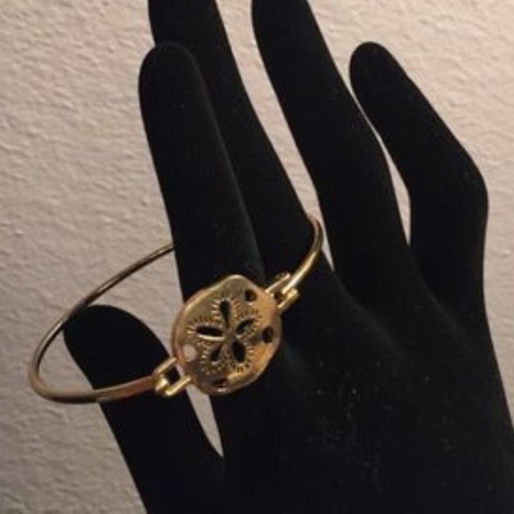 Gypsy Seoul Jewelry - Sand Dollar Bracelet